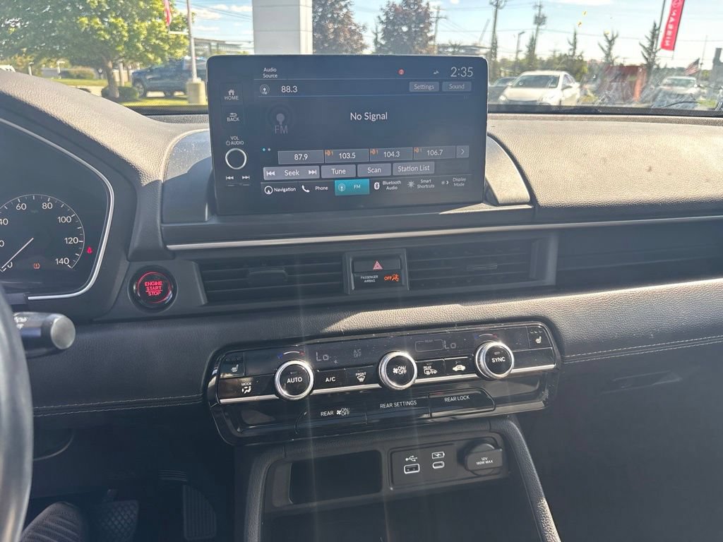 Used 2023 Honda Pilot Touring image 13