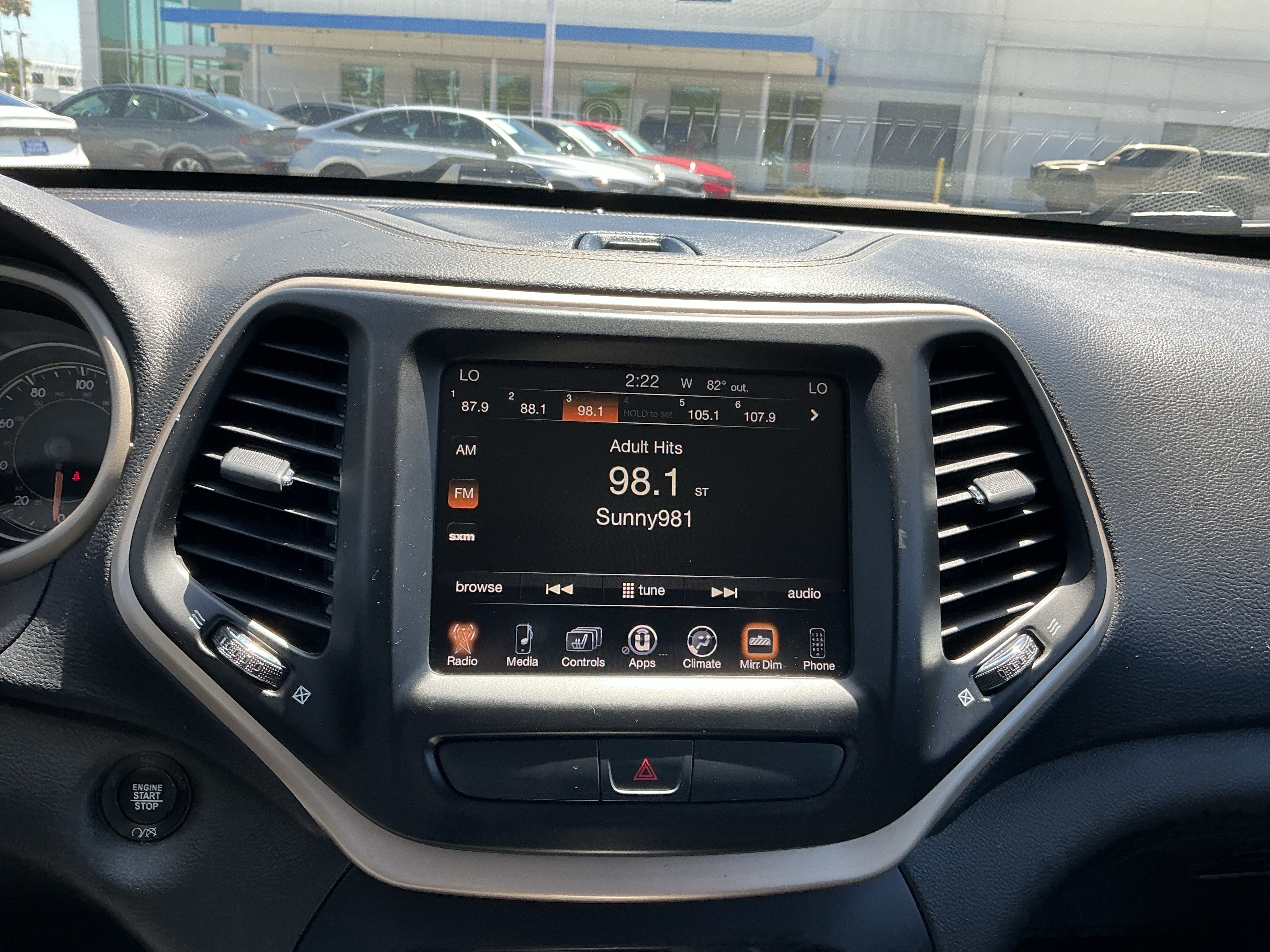 Used 2017 Jeep Cherokee High Altitude AWD/4WD image 28