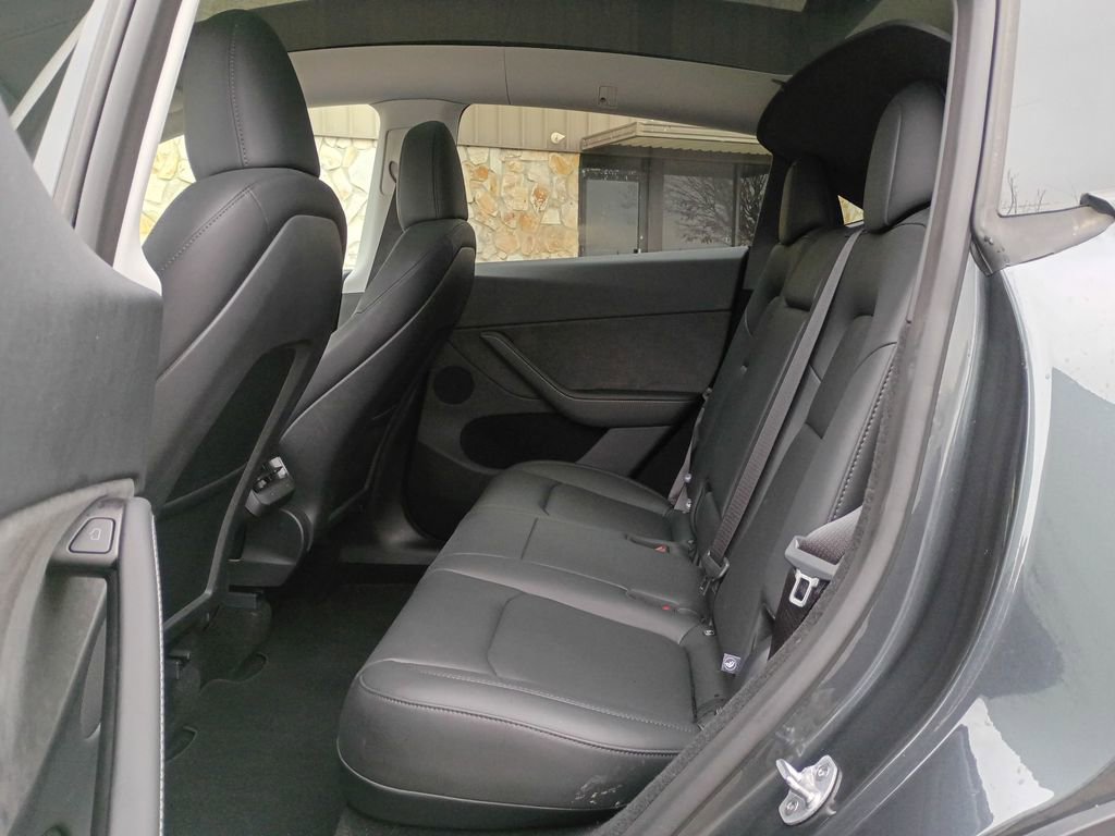 Used 2025 Tesla Model Y Long Range image 24
