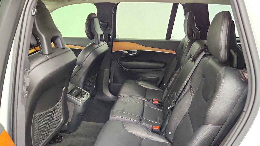 Used 2021 Volvo XC90 T6 Momentum AWD/4WD image 20