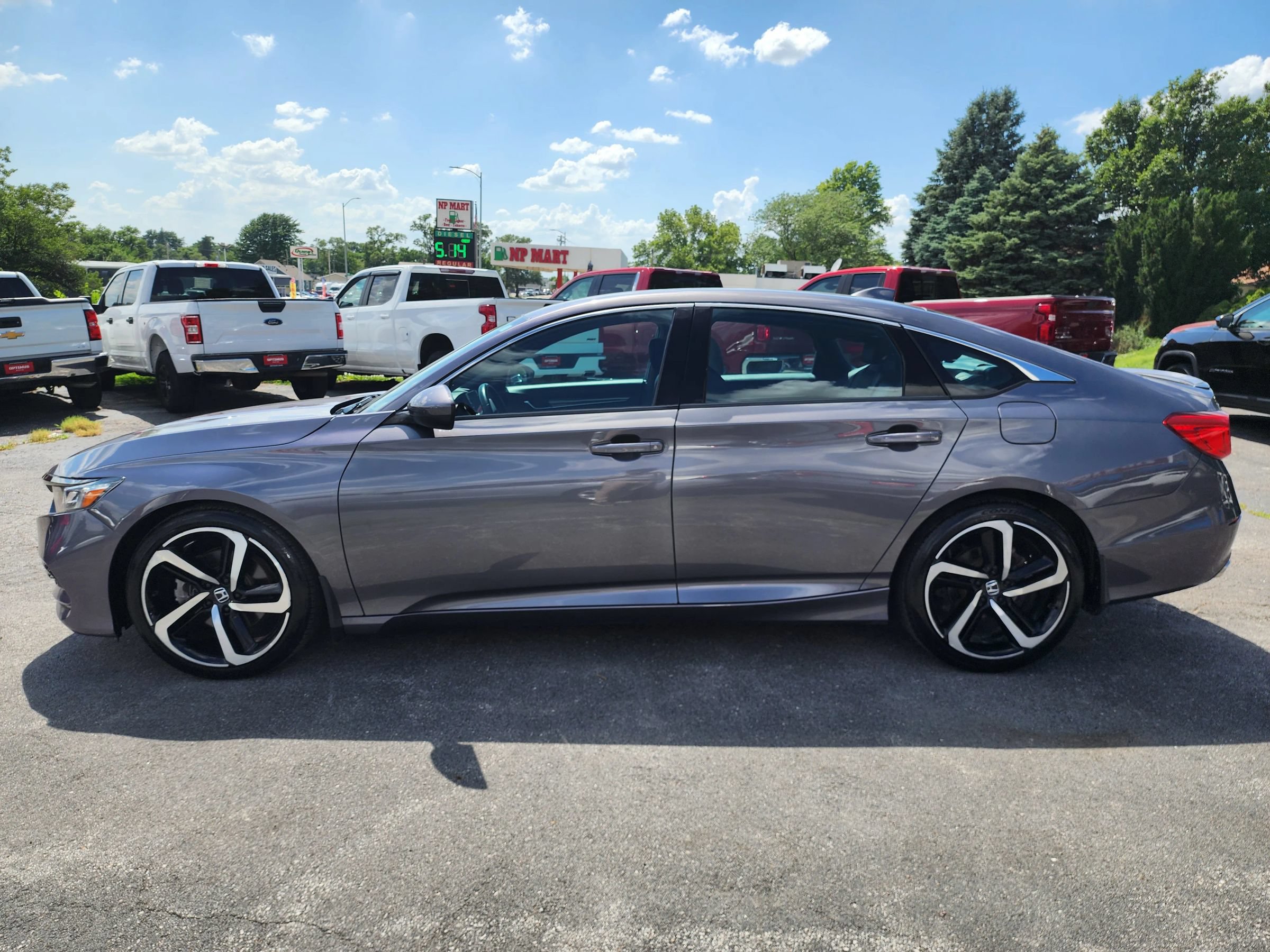 Used 2018 Honda Accord Sport image 4