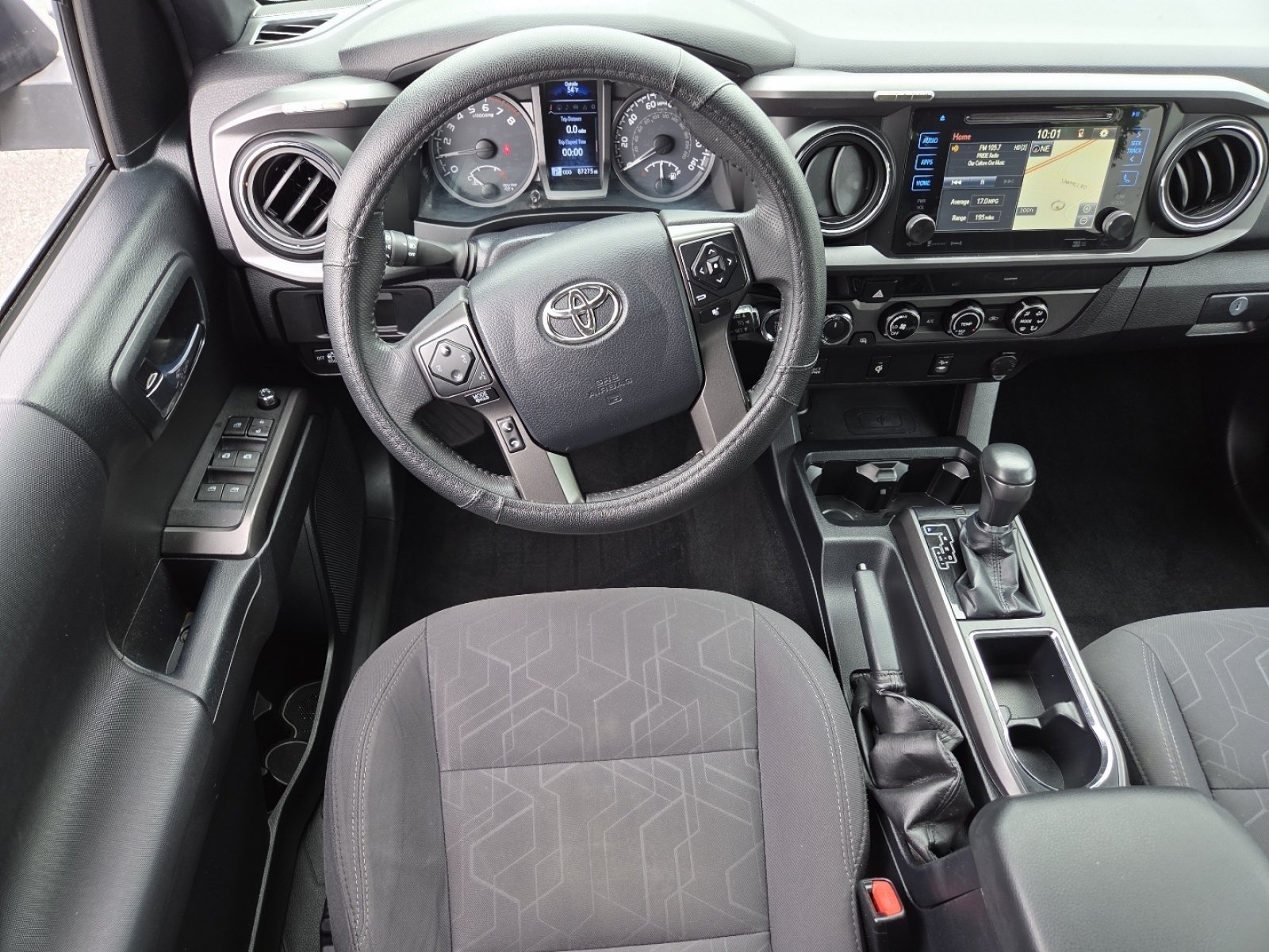 Used 2017 Toyota Tacoma TRD Sport AWD/4WD image 30