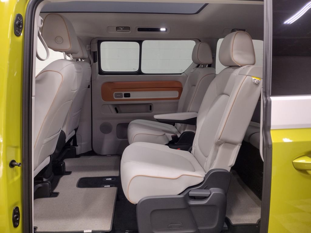 New 2025 Volkswagen ID. Buzz 1st Edition image 31