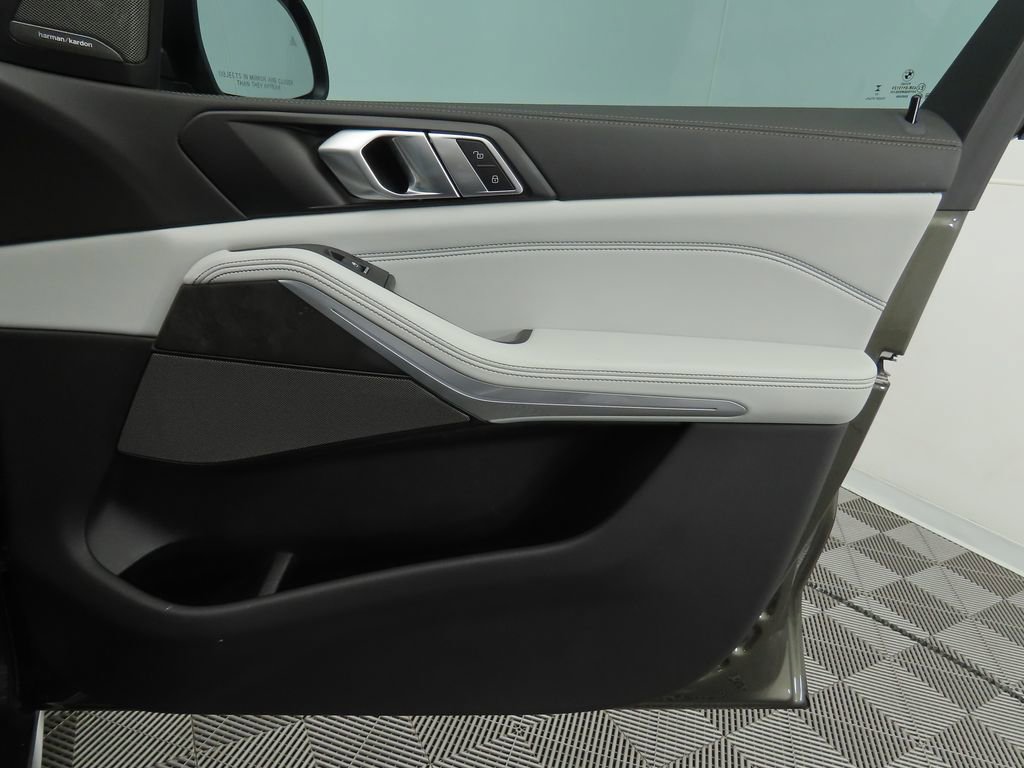 Certified 2024 BMW X5 xDrive40i w/ Premium Package image 25