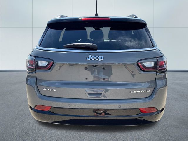 Used 2023 Jeep Compass Limited w/ Elite Group AWD/4WD image 3