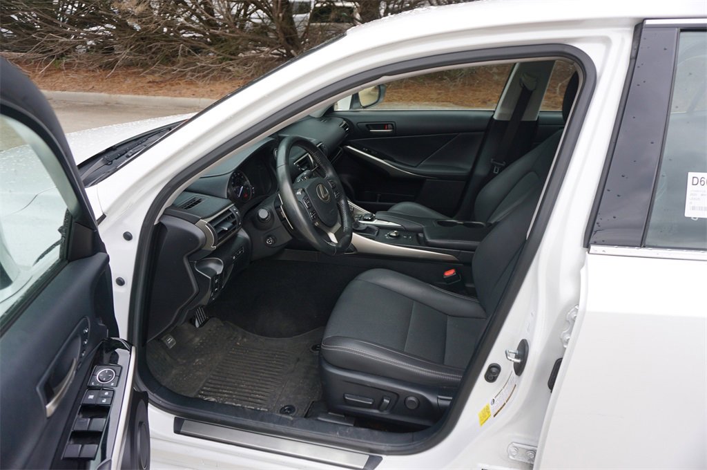 Used 2020 Lexus IS 300 AWD w/ Premium Package image 2
