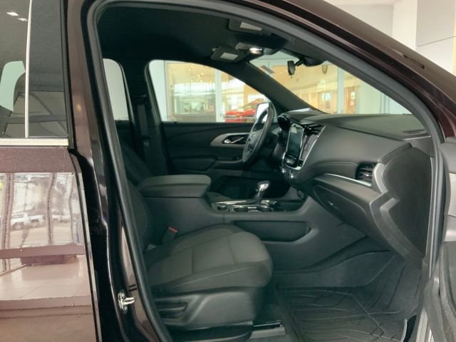 Used 2023 Chevrolet Traverse LT image 16
