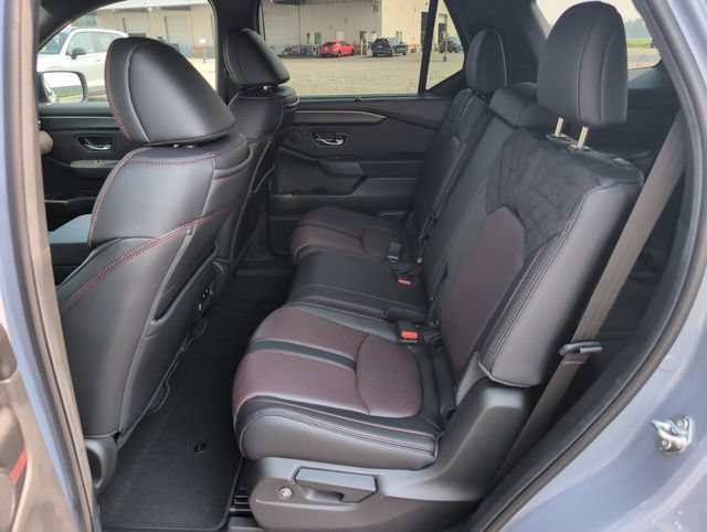 Used 2026 Honda Pilot Black Edition image 15