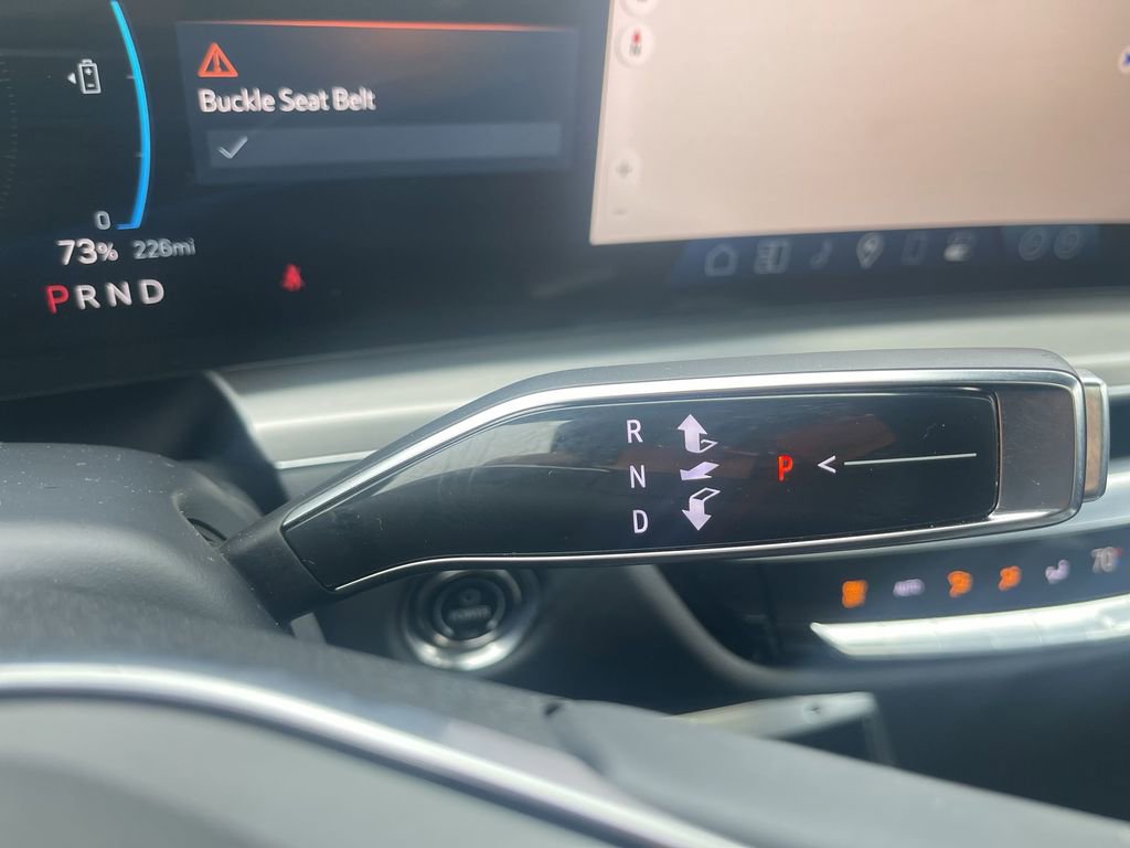 Certified 2024 Cadillac Lyriq Luxury image 33