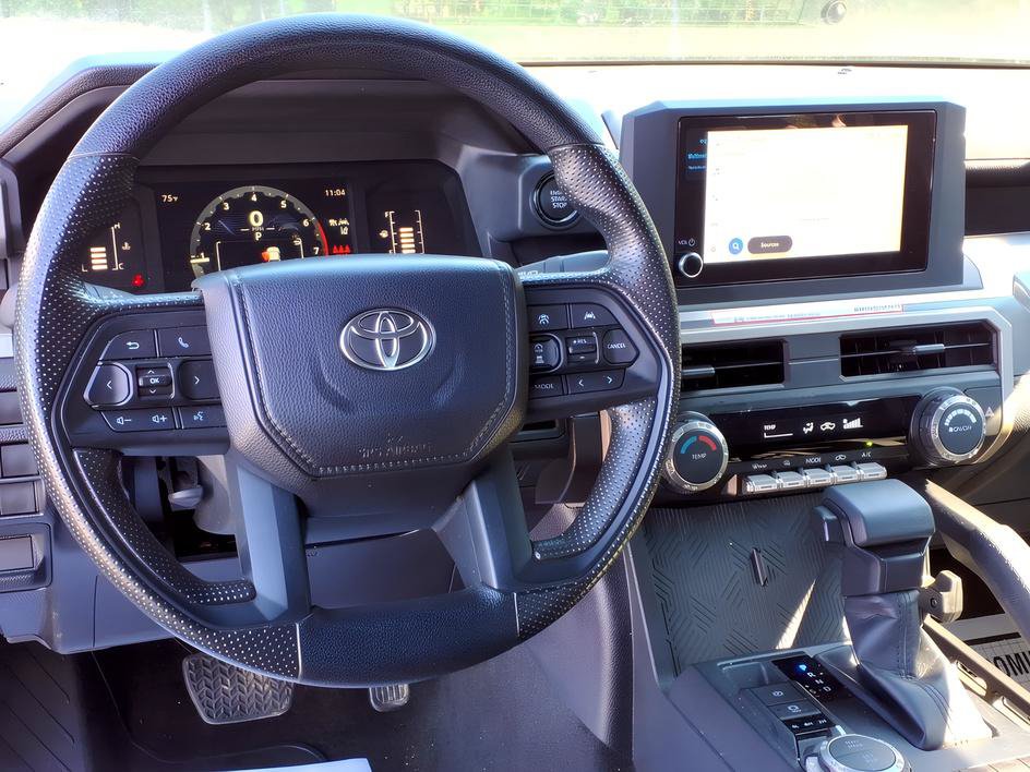 Certified 2025 Toyota Tacoma SR5 AWD/4WD image 11