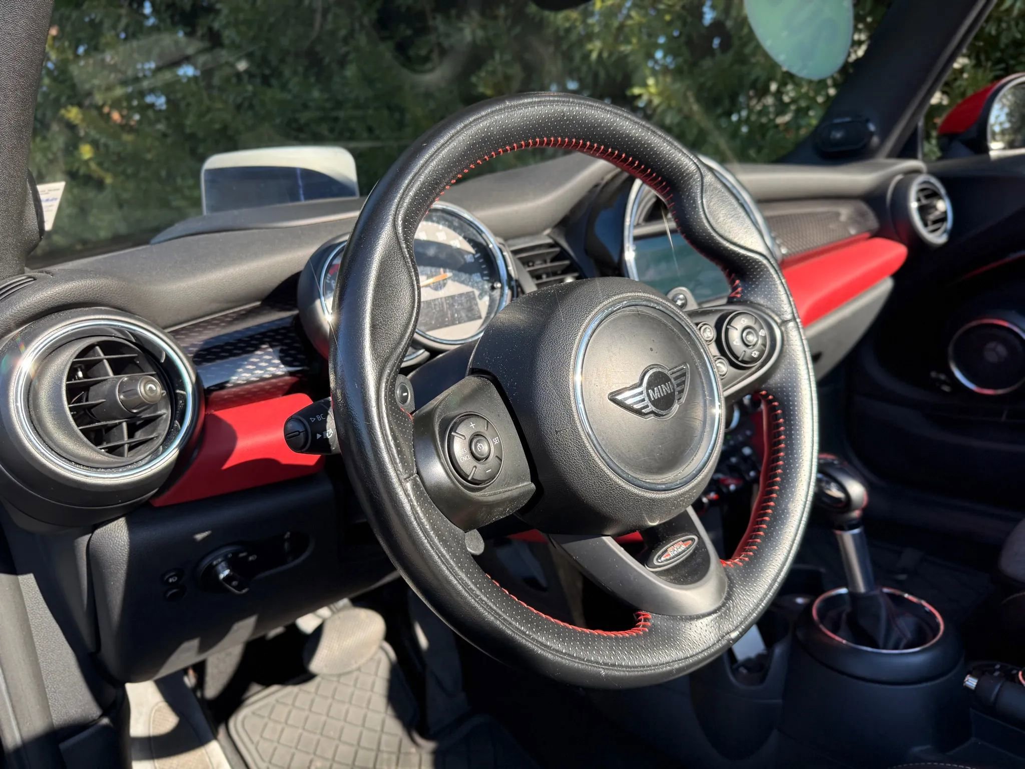 Used 2019 MINI Cooper S image 46