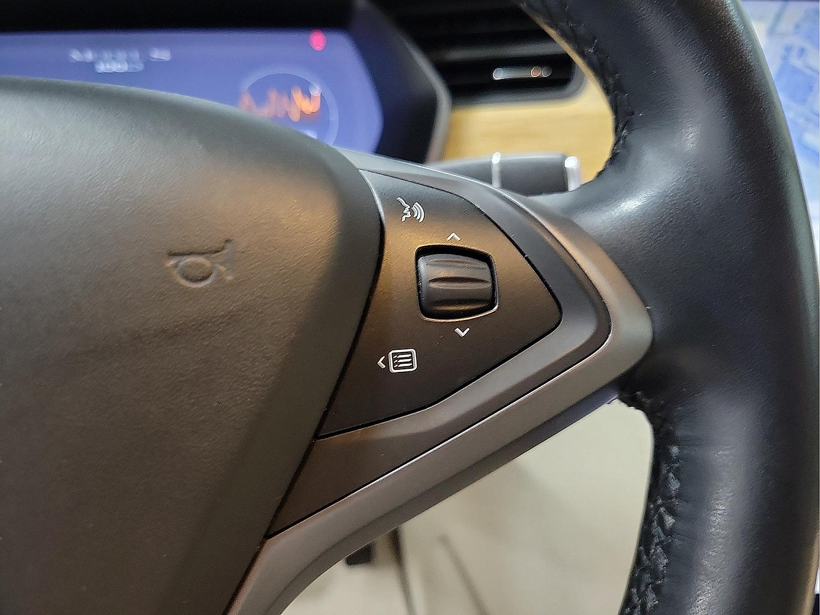 Used 2019 Tesla Model S 100D AWD/4WD image 18