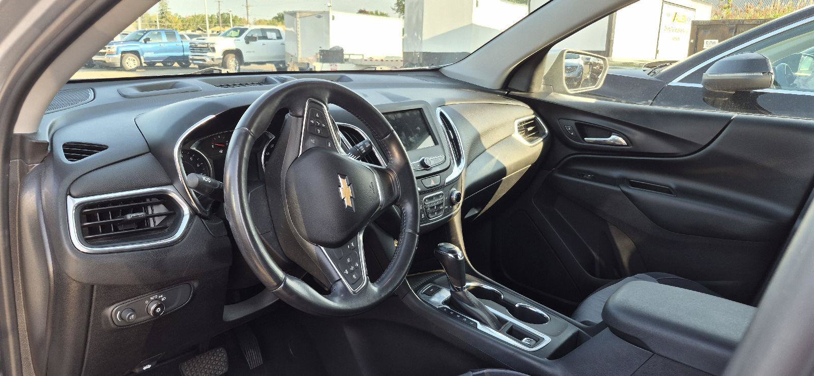 Used 2019 Chevrolet Equinox LT w/ Driver Convenience Package AWD/4WD image 8