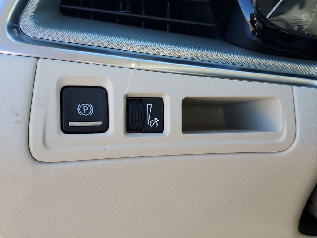 New 2025 Cadillac XT5 Premium Luxury w/ LPO, Floor Liner Package image 18