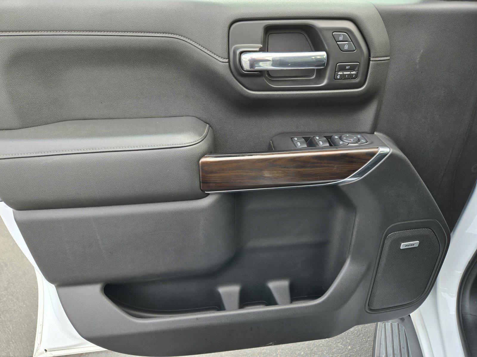 Used 2020 GMC Sierra 1500 SLT w/ SLT Premium Package image 16