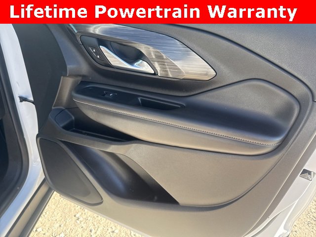 Used 2024 GMC Terrain SLT image 20