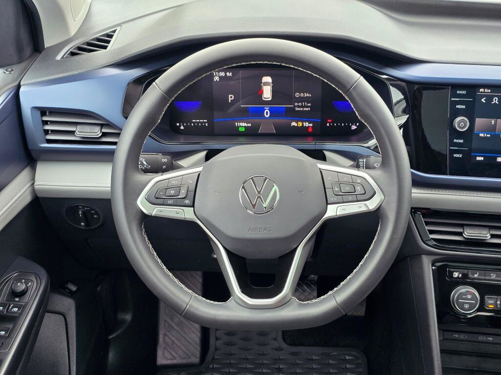 Used 2024 Volkswagen Taos SE w/ Panoramic Sunroof Package AWD/4WD image 19