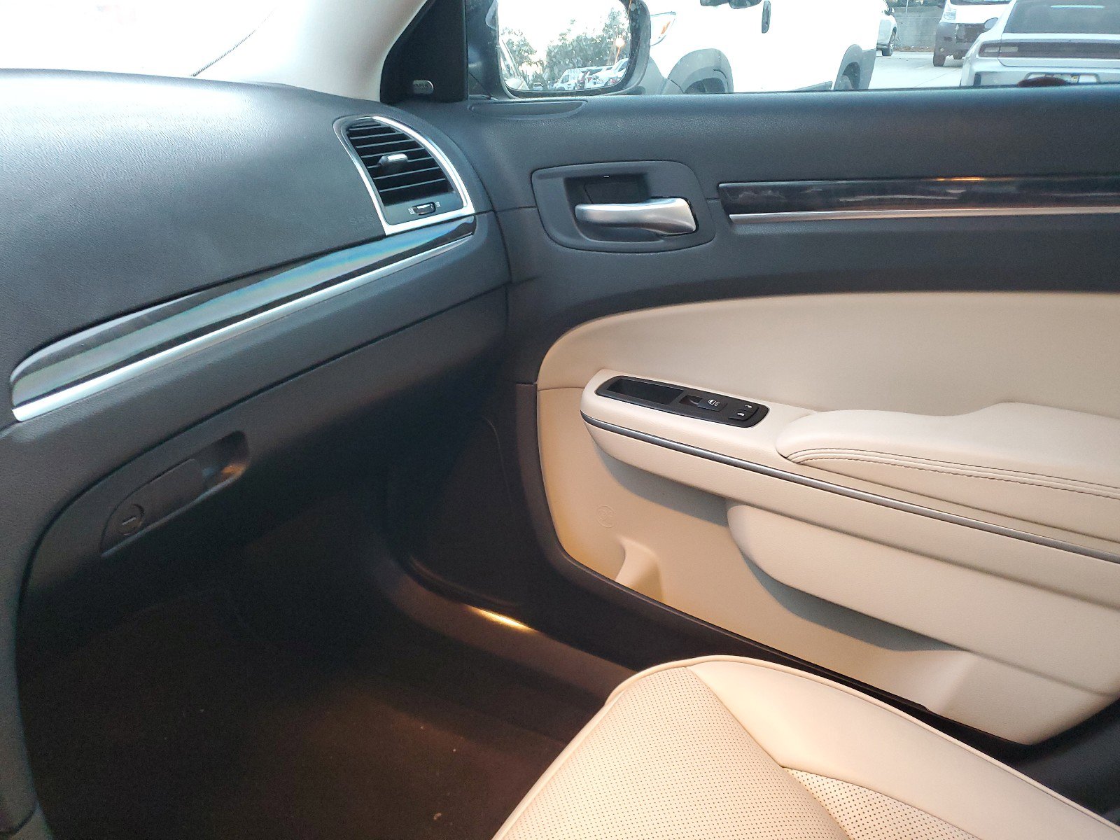 Certified 2023 Chrysler 300 Touring L w/ Popular Equipment Group image 23