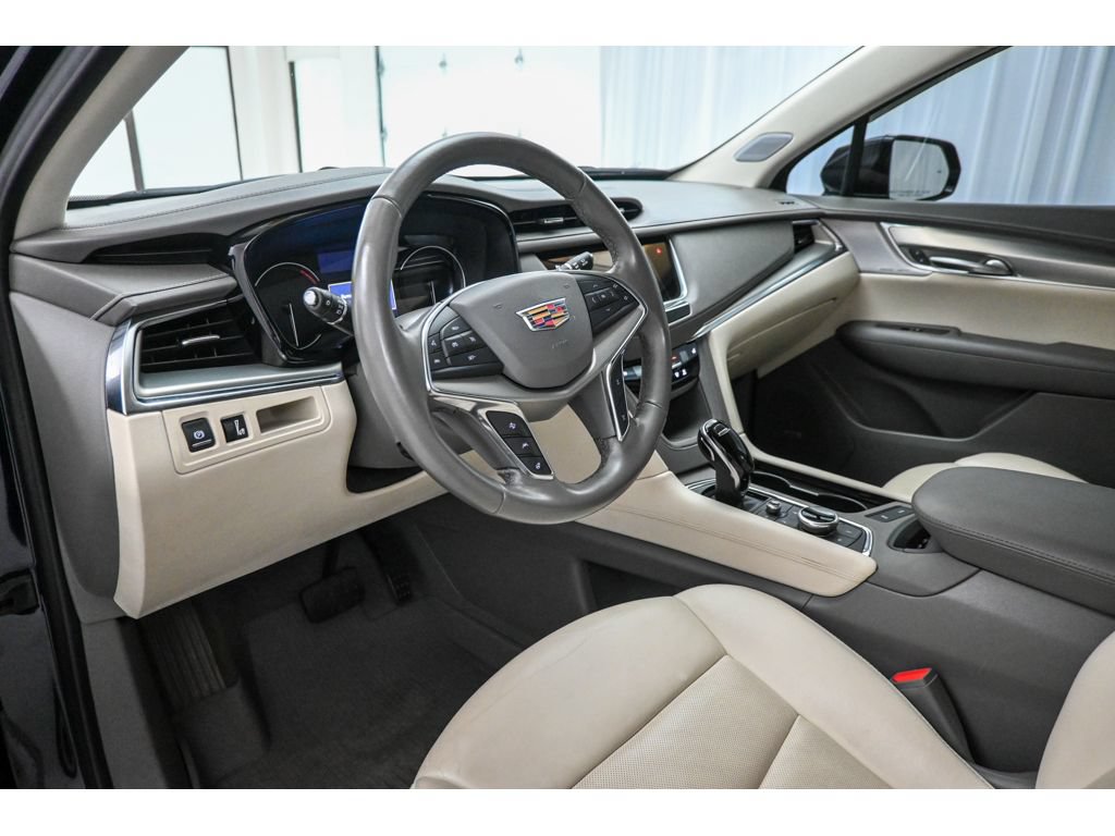 Certified 2022 Cadillac XT5 Premium Luxury FWD image 12