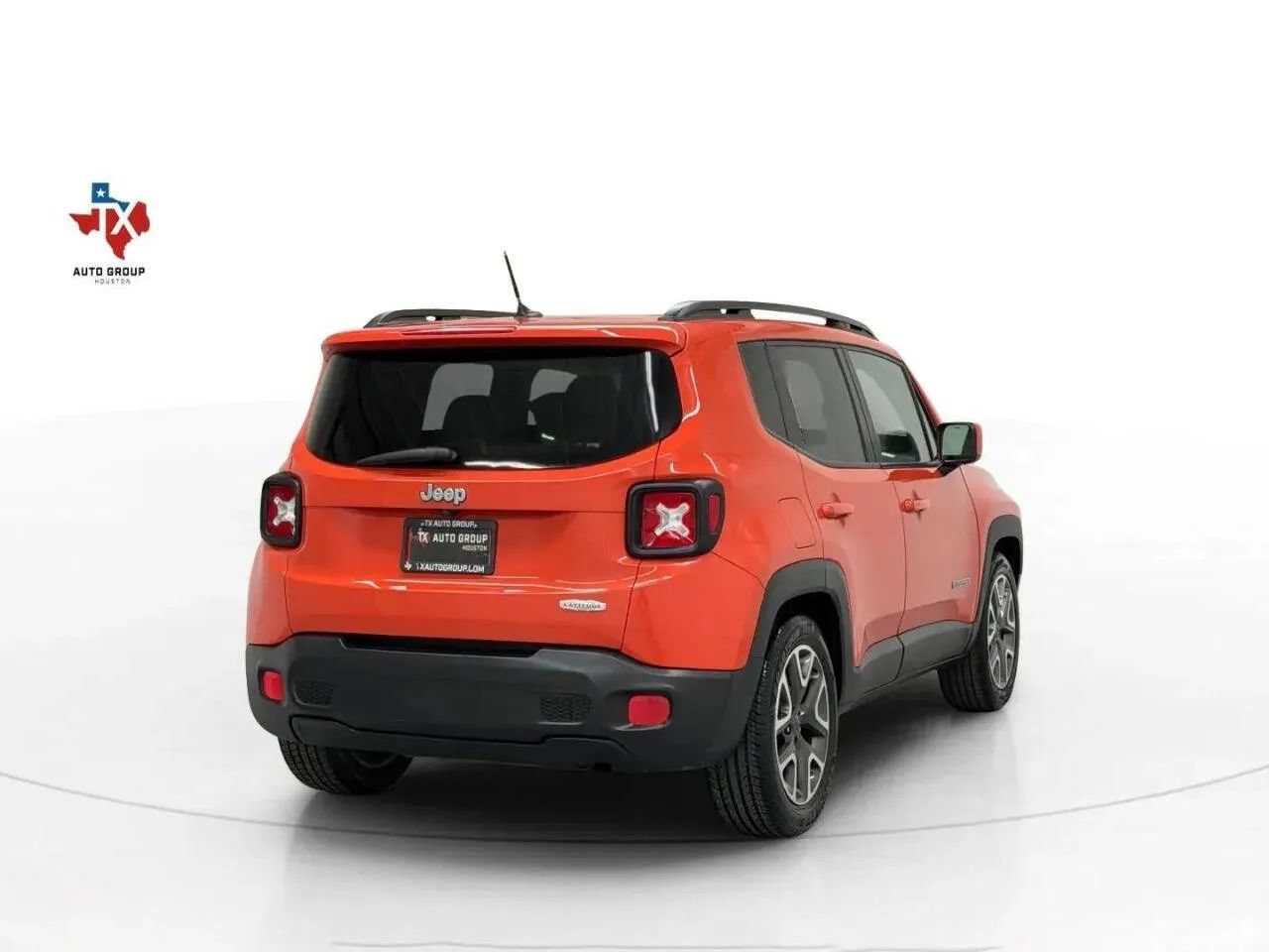 Used 2017 Jeep Renegade Latitude FWD image 6