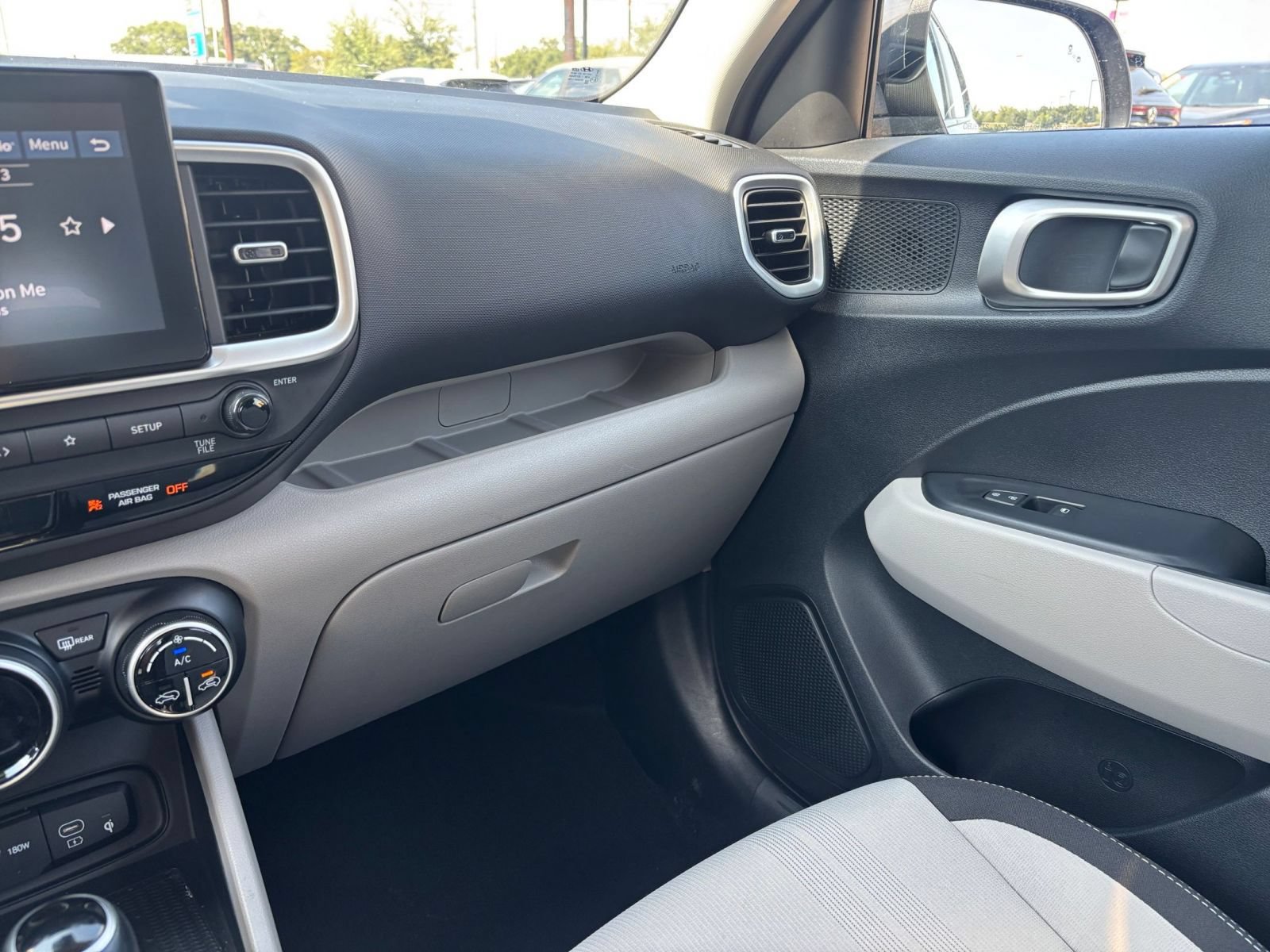 Used 2026 Hyundai Venue SEL FWD image 30