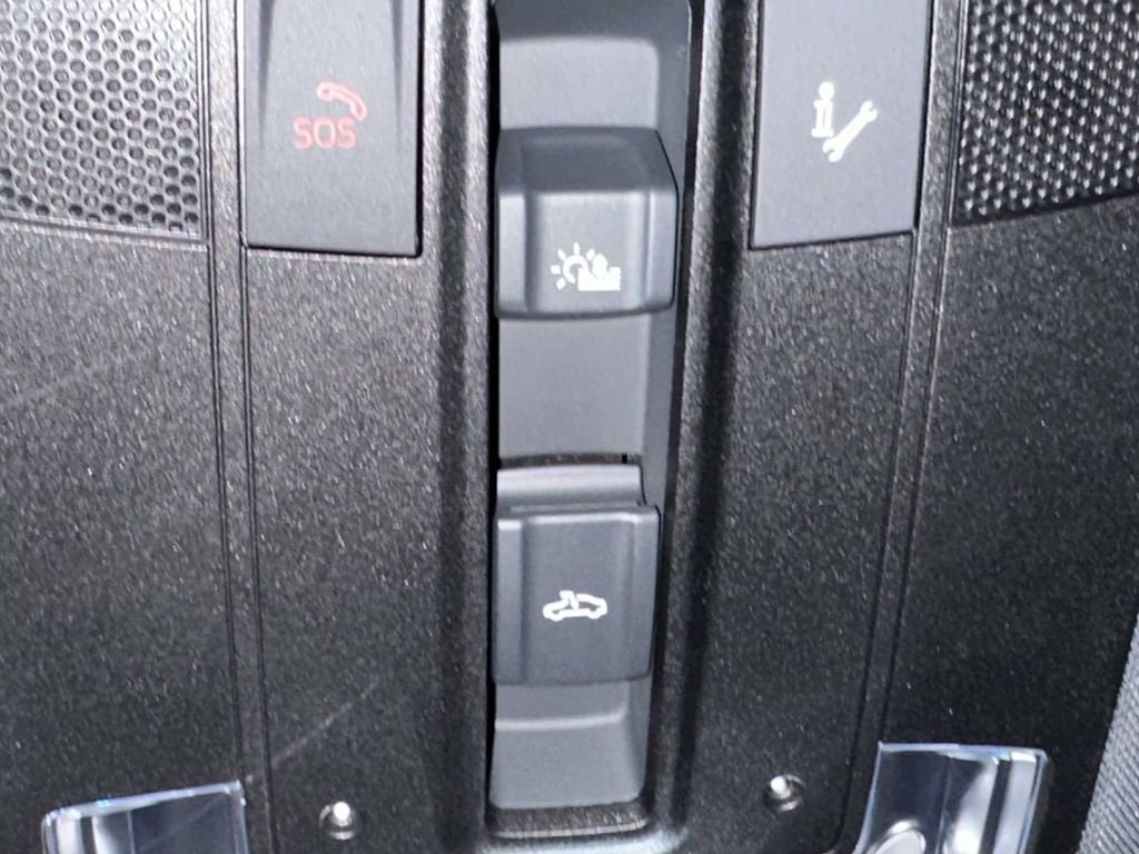 Used 2024 Audi Q3 2.0T Premium Plus w/ Premium Plus Package AWD/4WD image 35