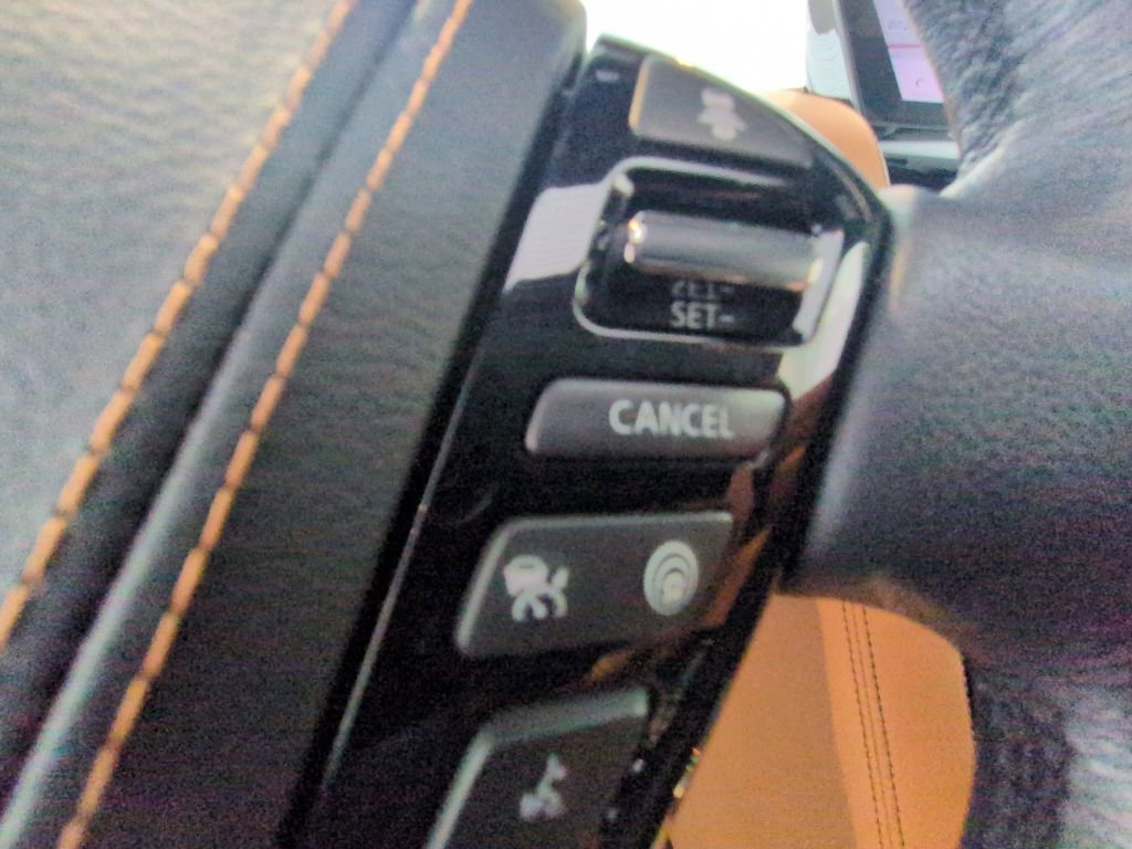 Used 2023 INFINITI QX80 Sensory w/ All-Season Package RWD image 18