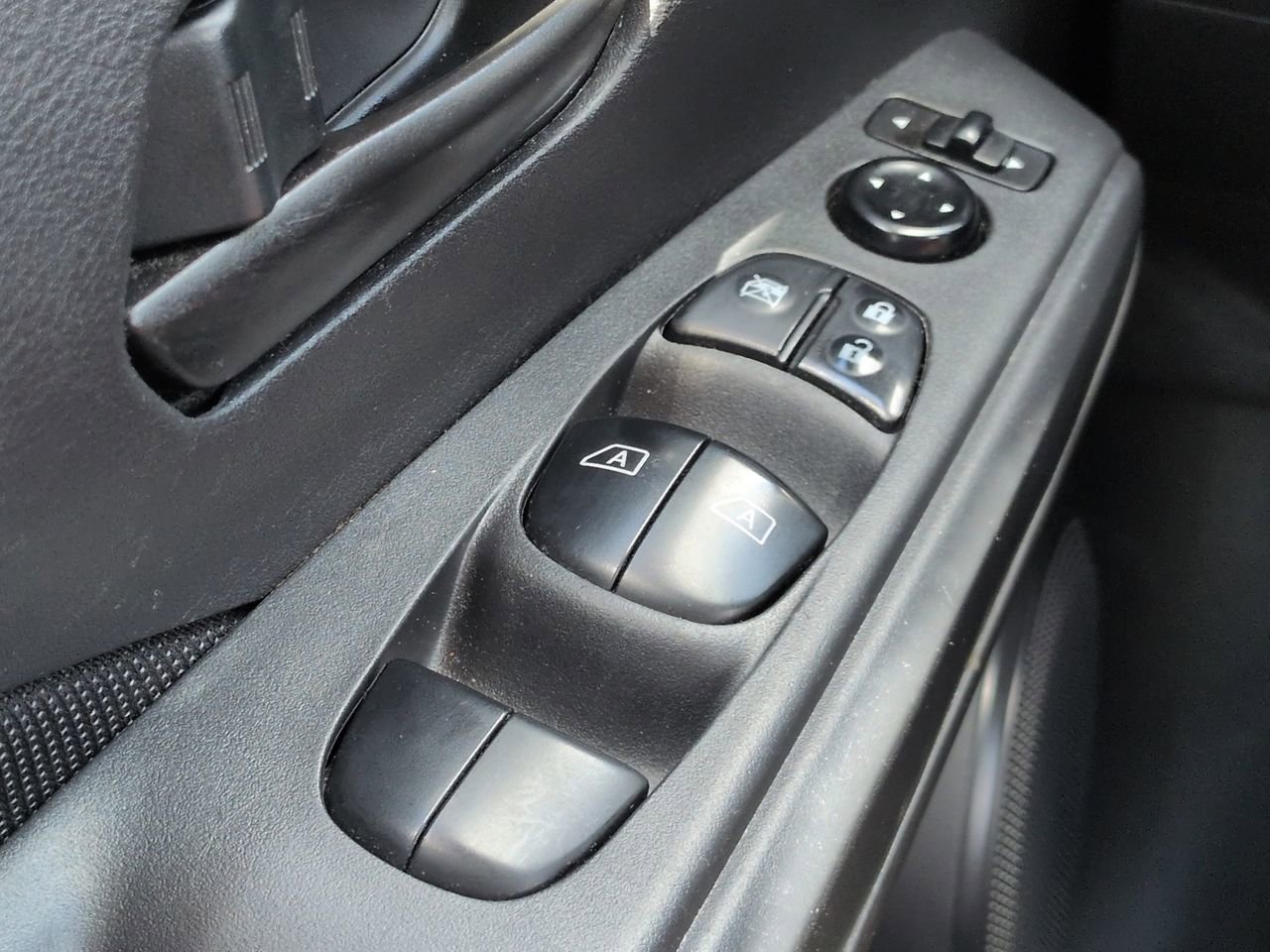 Used 2023 Nissan Kicks S FWD image 22