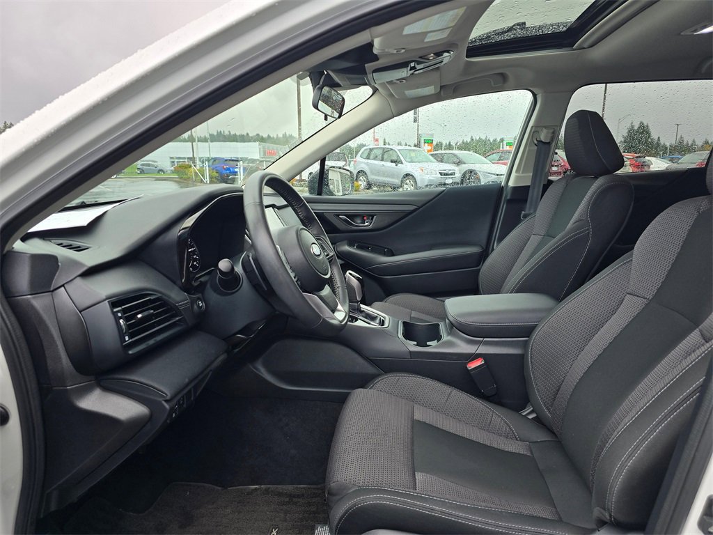 Used 2025 Subaru Outback Premium image 8