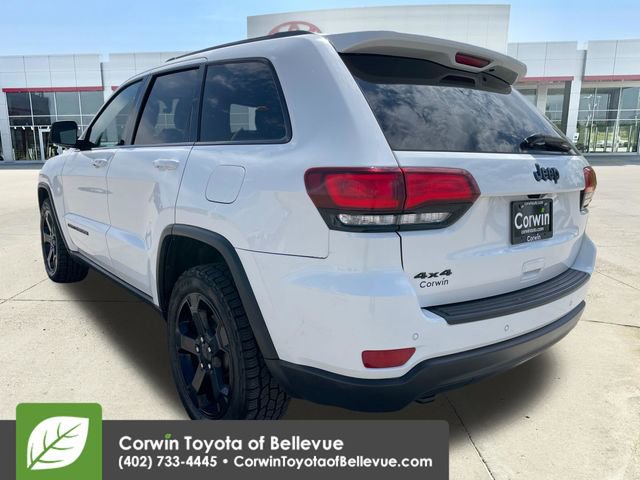 Used 2019 Jeep Grand Cherokee Laredo AWD/4WD image 3