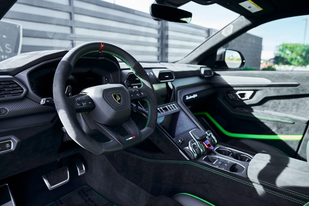 Used 2024 Lamborghini Urus Performante image 2