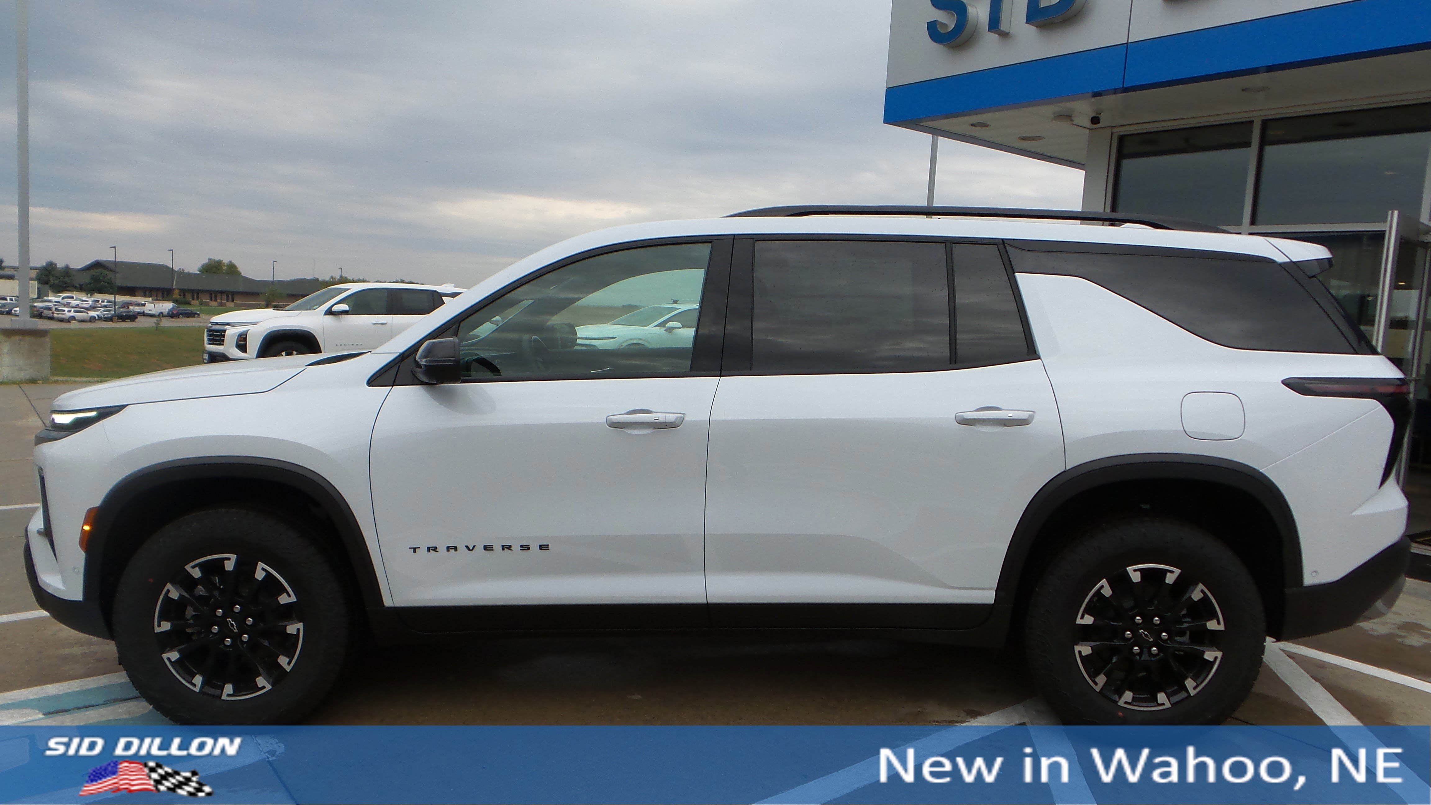New 2026 Chevrolet Traverse Z71 w/ Enhanced Driving Package image 2
