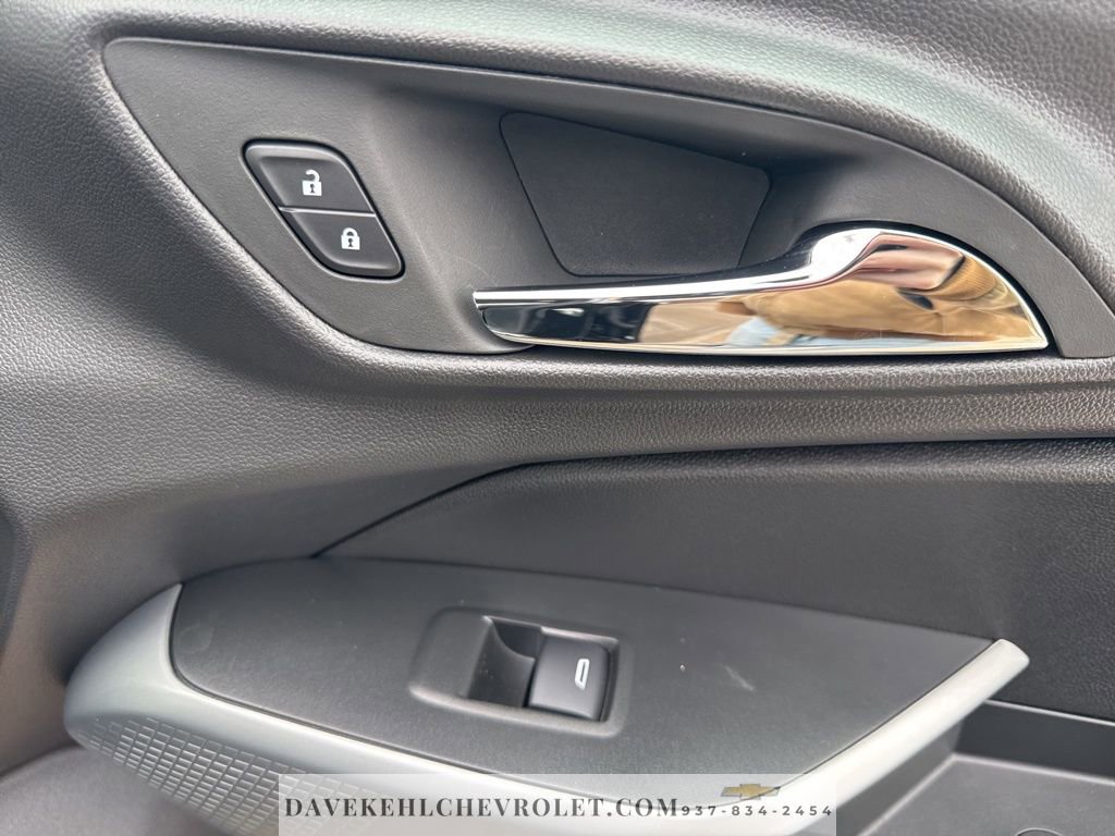 Used 2025 Chevrolet Trax RS w/ Driver Confidence Package image 35