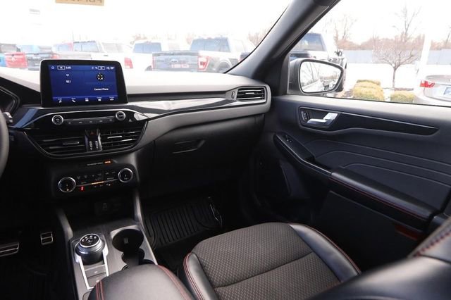 Used 2024 Ford Escape ST-Line image 25