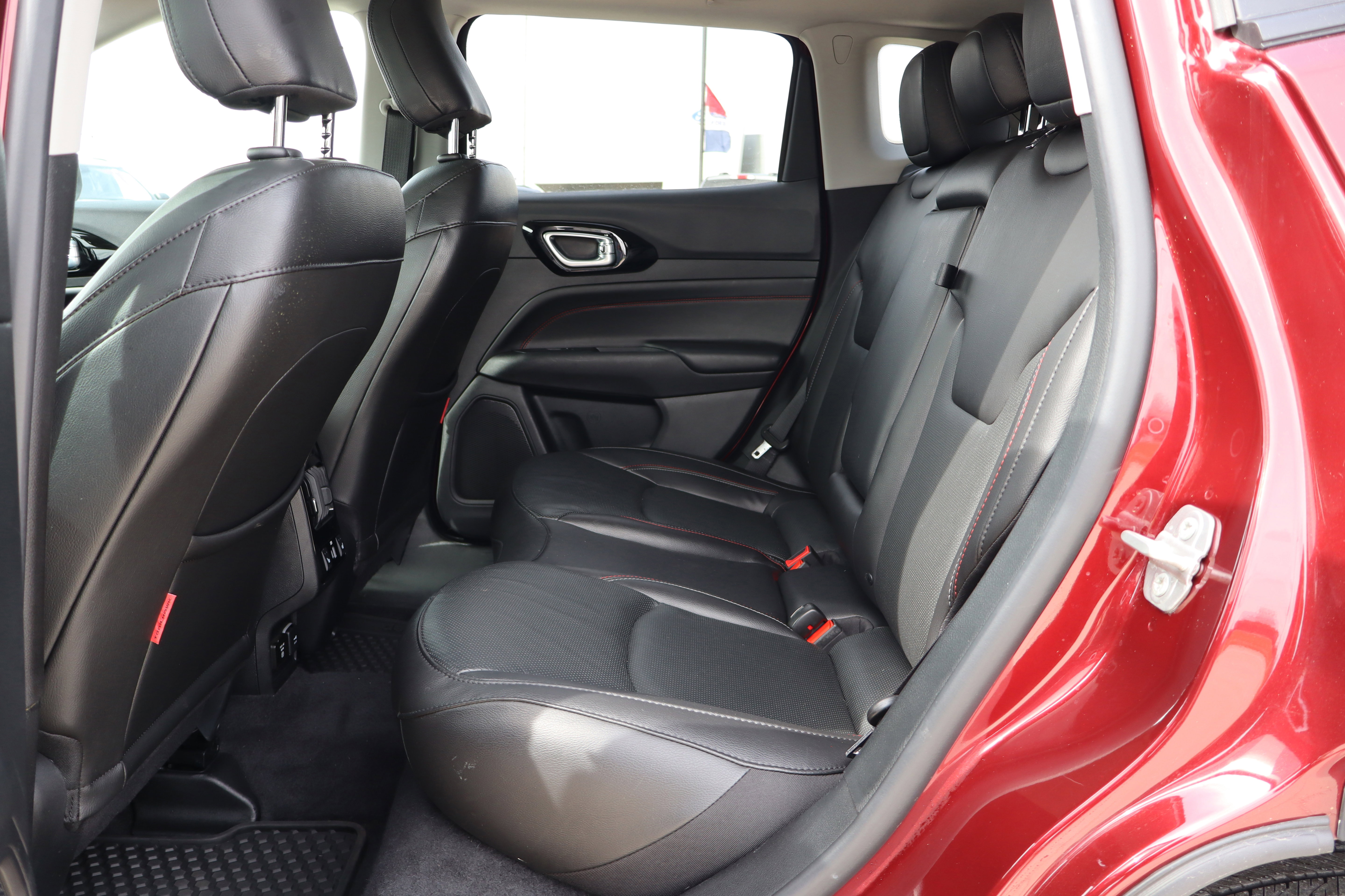 Used 2022 Jeep Compass Trailhawk w/ Trailhawk Elite Group image 11