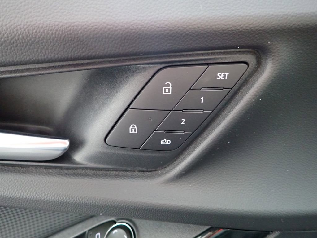 Used 2026 Chevrolet Equinox RS w/ Convenience Package III image 3