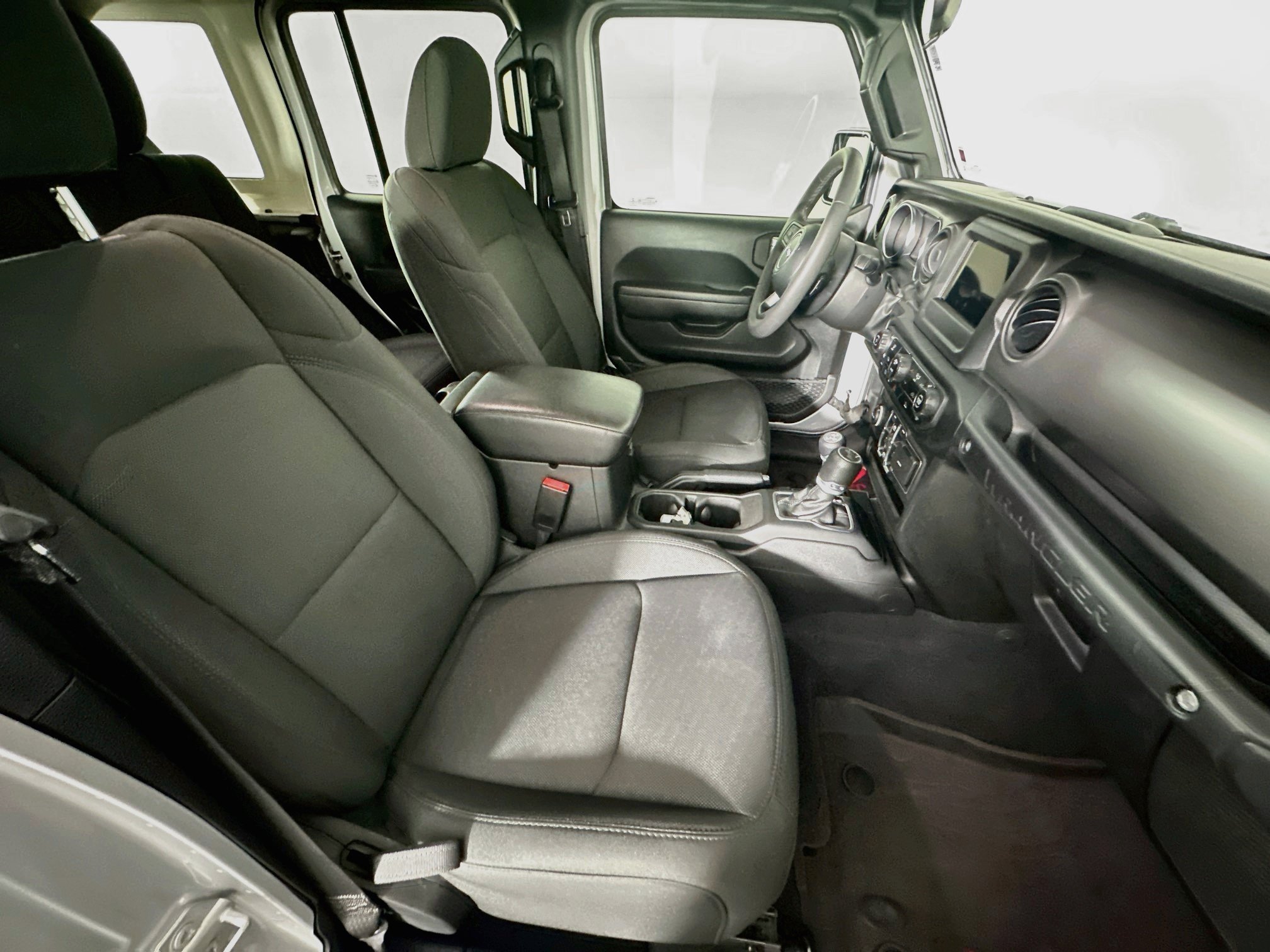 Used 2023 Jeep Wrangler Unlimited AWD/4WD image 29