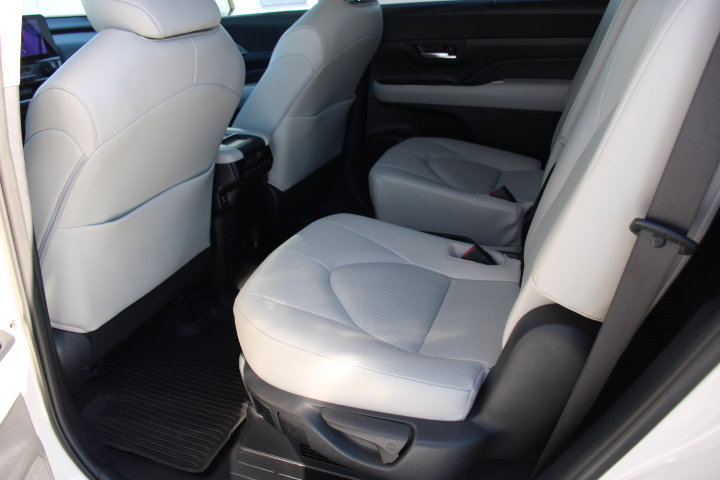 Certified 2024 Toyota Grand Highlander XLE image 14