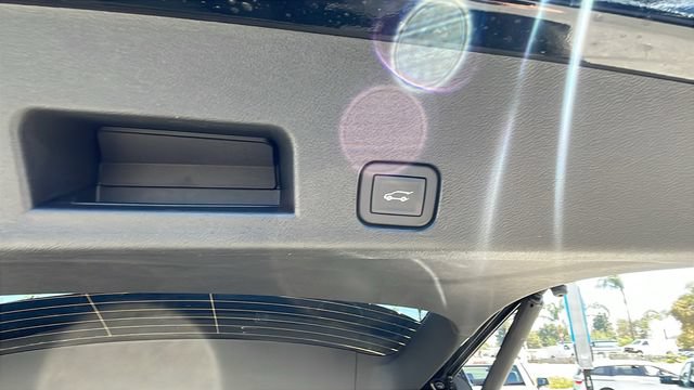 New 2026 Chevrolet Traverse LT w/ Sun and Wheel Package FWD image 33