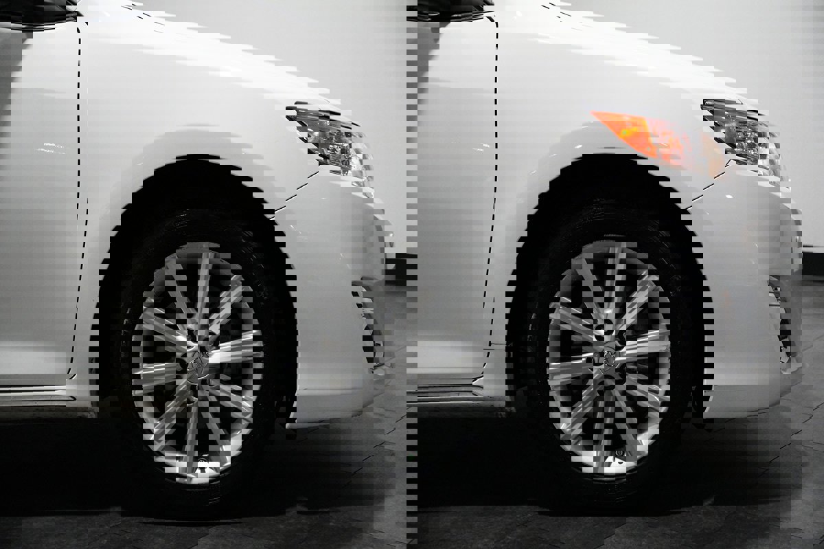 Used 2012 Toyota Camry XLE image 4