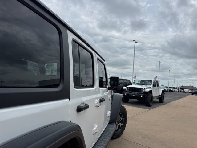 Used 2018 Jeep Wrangler Unlimited Rubicon AWD/4WD image 14