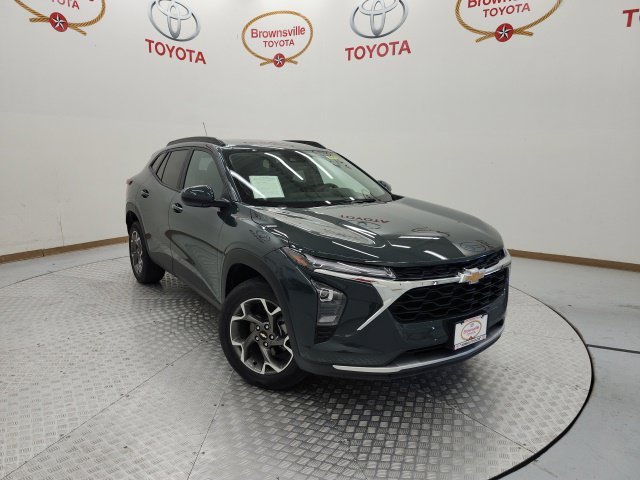 Used 2025 Chevrolet Trax LT w/ Driver Confidence Package