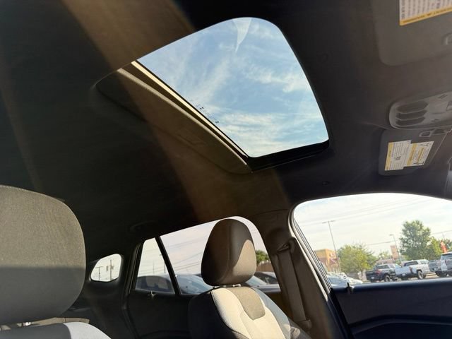 Used 2025 Chevrolet Trax RS w/ Sunroof Package FWD image 10