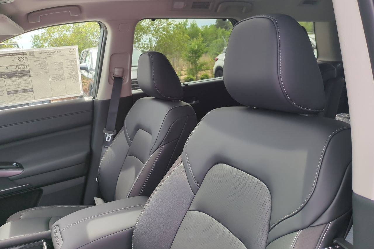 New 2026 Nissan Pathfinder SL FWD image 15