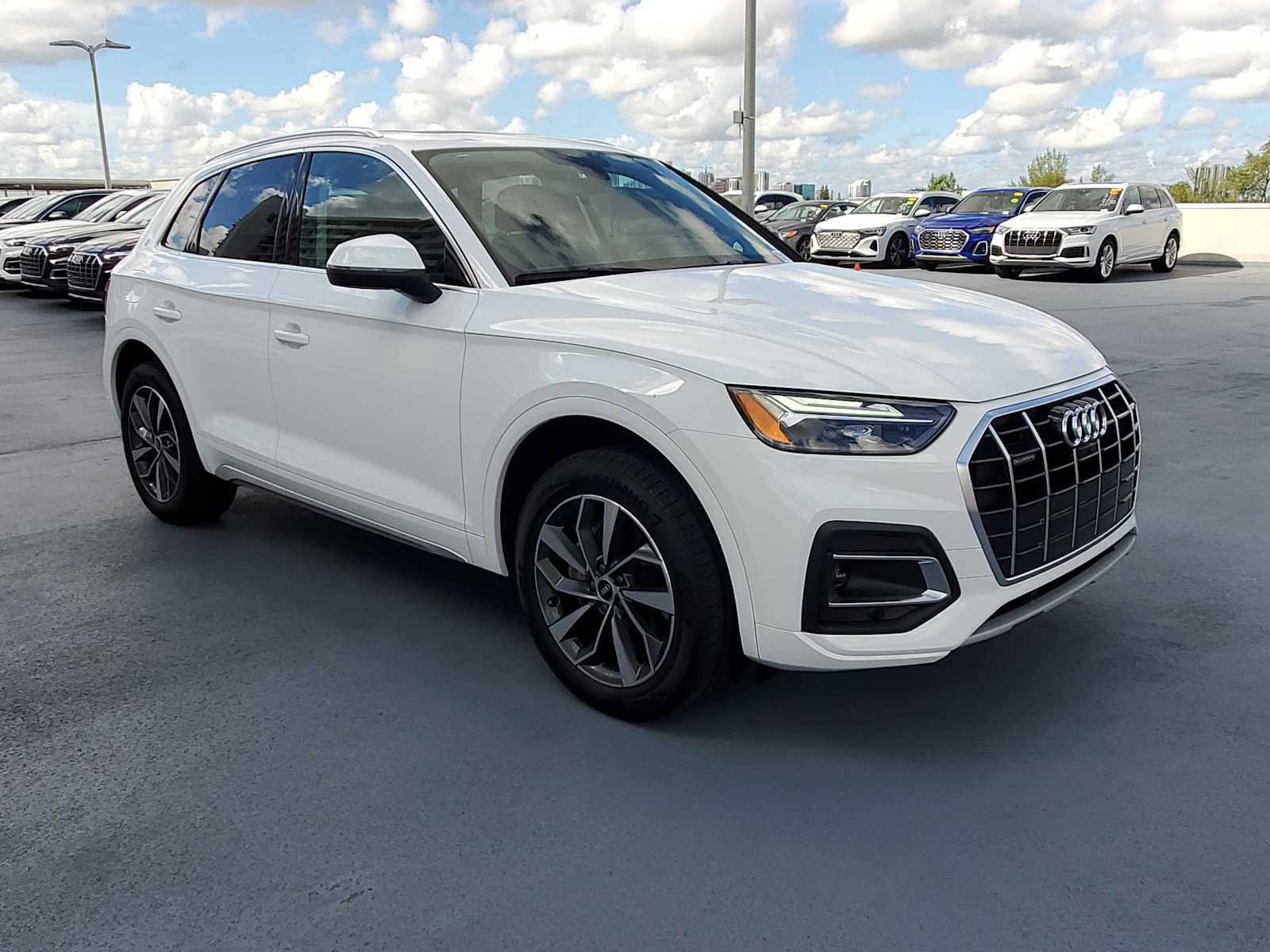 Used 2021 Audi Q5 2.0T Premium Plus w/ Premium Plus Package AWD/4WD image 8
