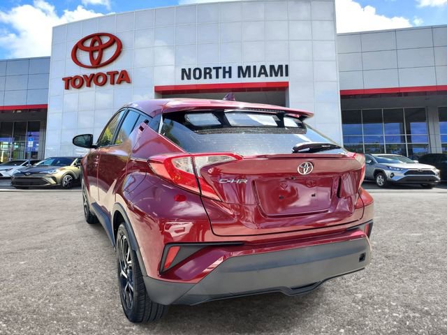 Used 2018 Toyota C-HR XLE image 3