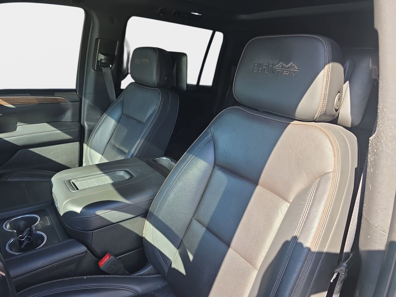 Used 2023 Chevrolet Suburban High Country AWD/4WD image 10