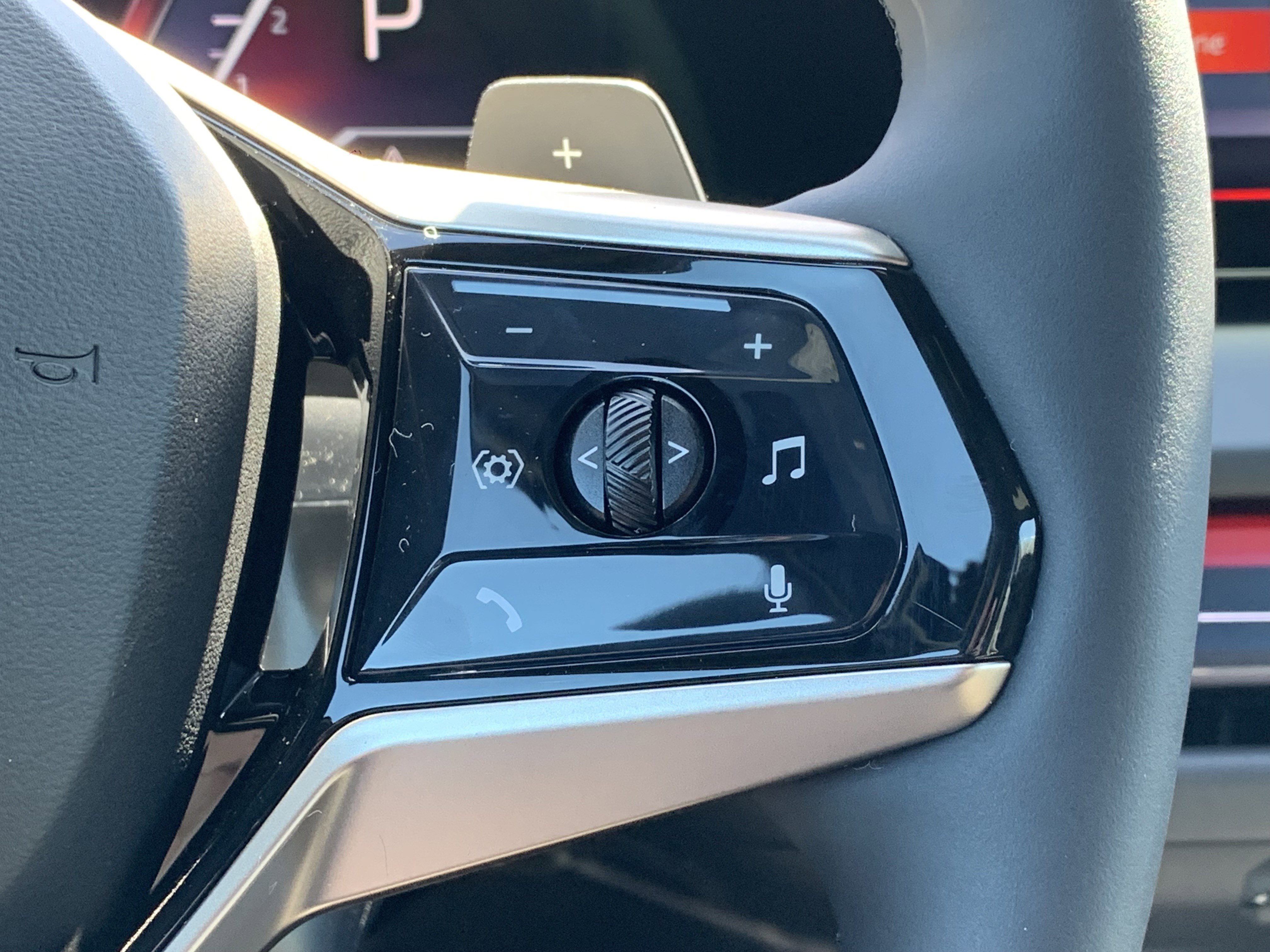 New 2025 BMW X3 xDrive30i w/ Premium Package image 22