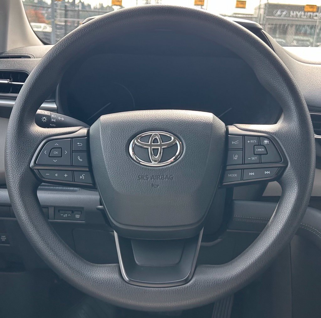Certified 2024 Toyota Sienna LE AWD/4WD image 22