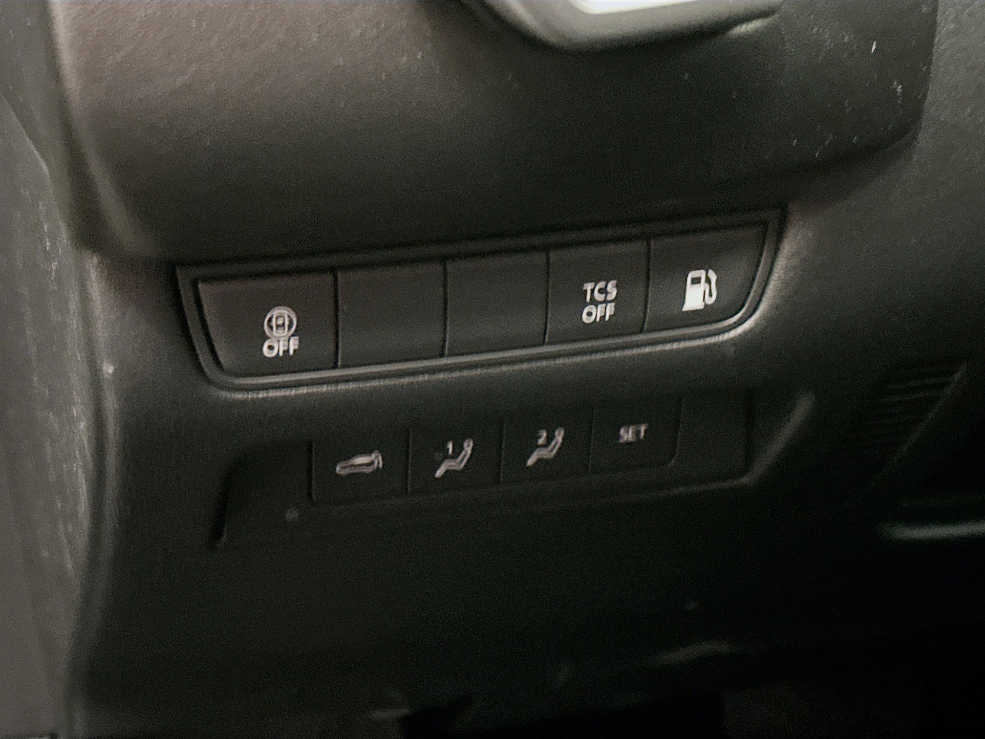 Used 2025 MAZDA CX-50 AWD 2.5 Hybrid w/ Premium Pkg image 17